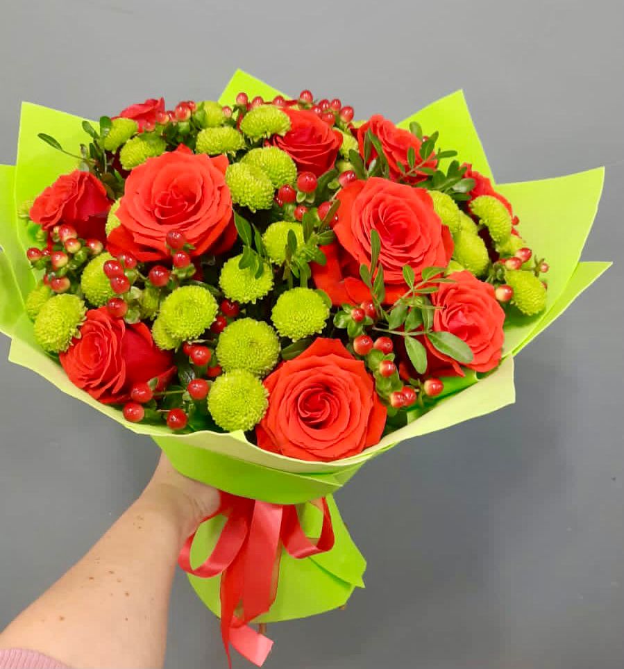 Букет цветов из: Хризантемы и Розы в Огуднево