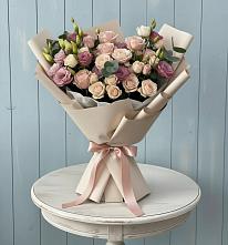 Букет цветов из:  Розы и Лизиантусы в Огуднево