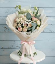 Букет цветов из:  Розы и Лизиантусы в Огуднево
