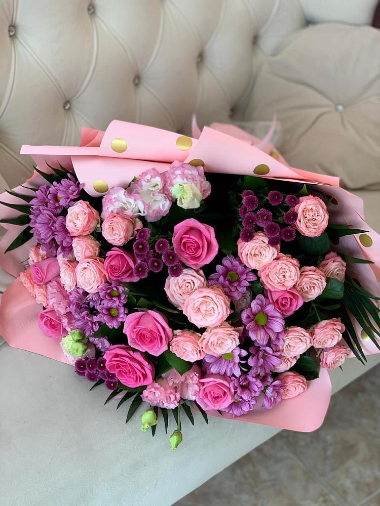 Букет цветов из: Хризантемы, Розы и Лизиантусы в Огуднево