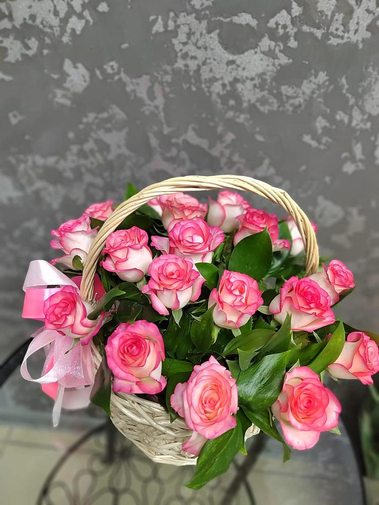 Цветочная композиция из Розы в корзине в Огуднево