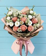 Букет цветов из:  Розы, Альстромерии и Лизиантусы в Огуднево
