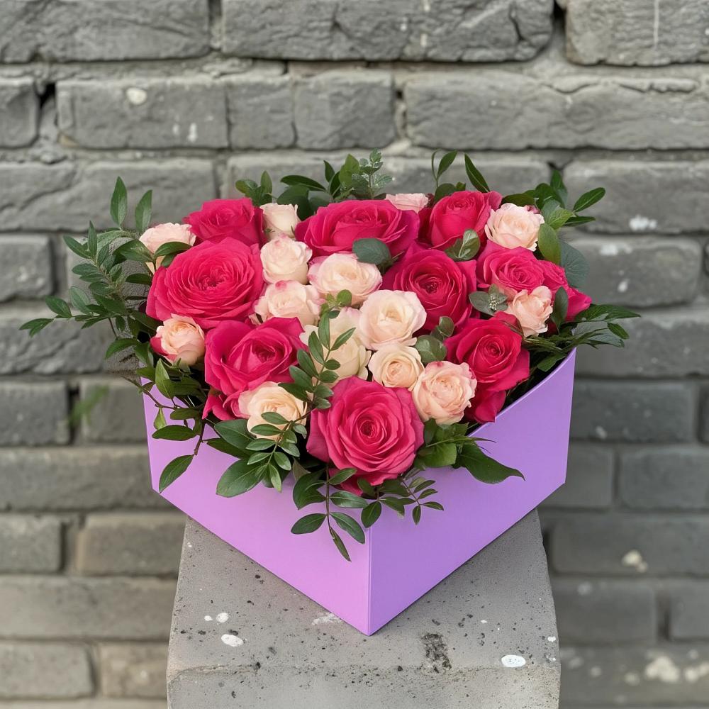Цветочная композиция из Розы в коробке в Огуднево