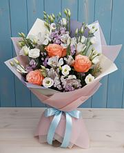 Букет цветов из:  Лизиантусы, Розы, Альстромерии и Гипсофила в Огуднево
