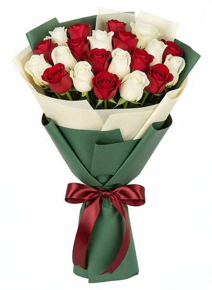 Букет Микс из красных и белых роз в Огуднево