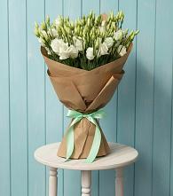 Букет цветов из:  Лизиантусы в Огуднево