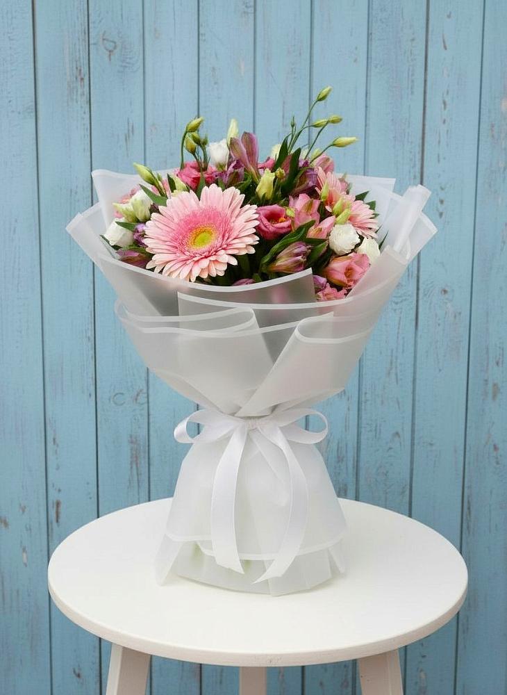 Букет цветов из: Герберы, Альстромерии и Лизиантусы в Огуднево