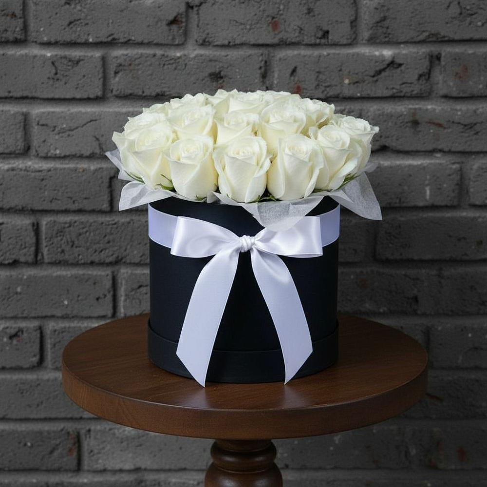 Цветочная композиция из Розы в шляпной коробке в Огуднево