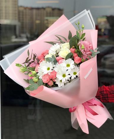 Букет цветов из: Розы, Лизиантусы и Хризантемы в Огуднево