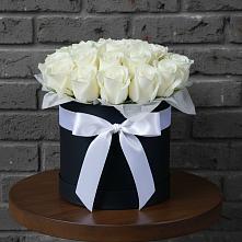 Цветочная композиция из Розы в шляпной коробке в Огуднево